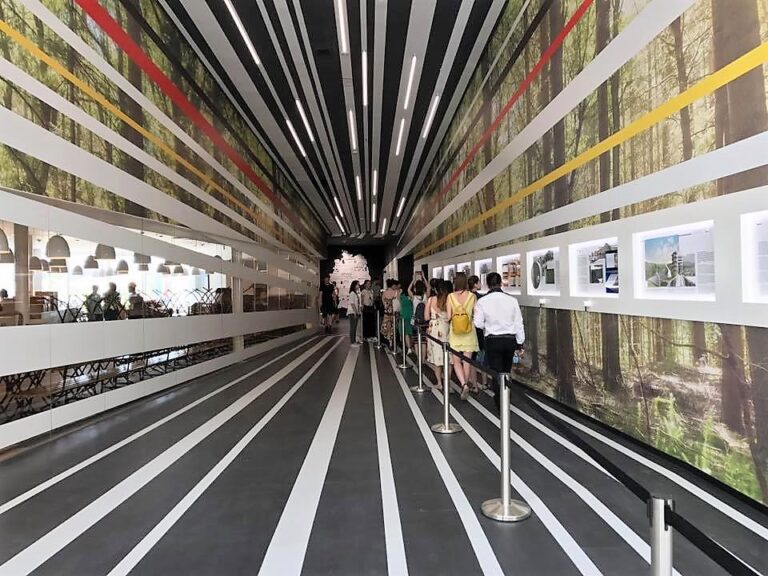 4a. Eingang deutscher Pavillon